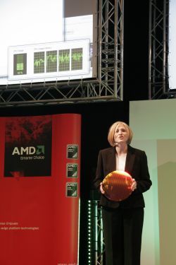 AMD demonstriao Phenom sa 45-Nanometar tehnikom